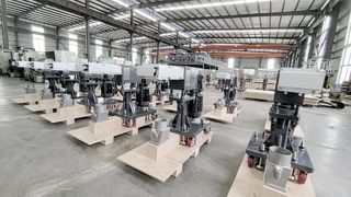 Reinforced air extraction side feeder